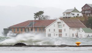 STORMEN «NINA». Foto: Jarle Lunde, Suldal foto.