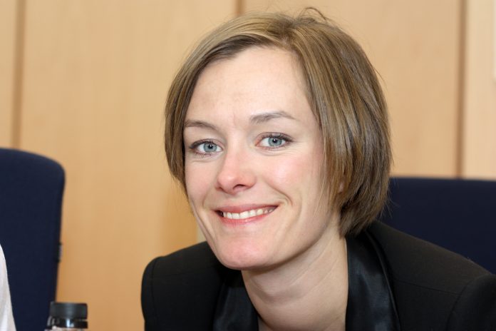 Portrettfoto av Anette Trettebergstuen