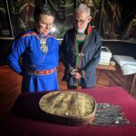 Årets museum Saemien Sijte Styreleder og direktør ved tromme. Foto Harry Johansen for Saemien Sijte
